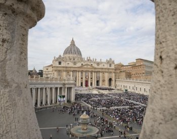 Kněz dostal dva a půl roku vězení za sexuální zneužití dítěte na území Vatikánu