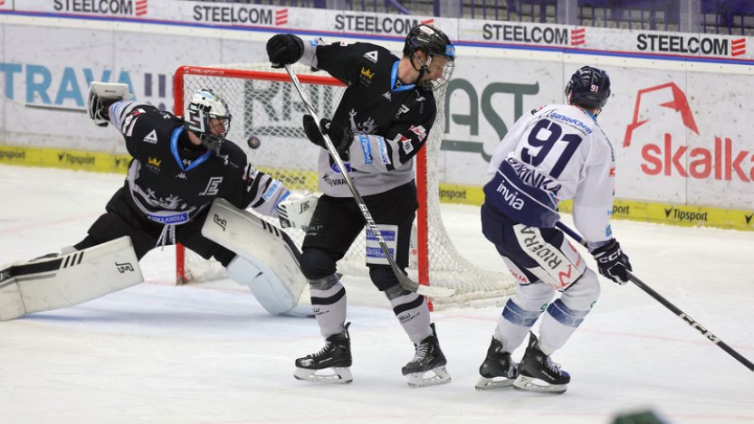 V předehrávce 40. kola extraligy změří síly hokejisté Karlových Varů a Vítkovic
