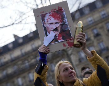 Francie obvinila Rusko, že o ní koordinovaně šíří nepravdivé informace