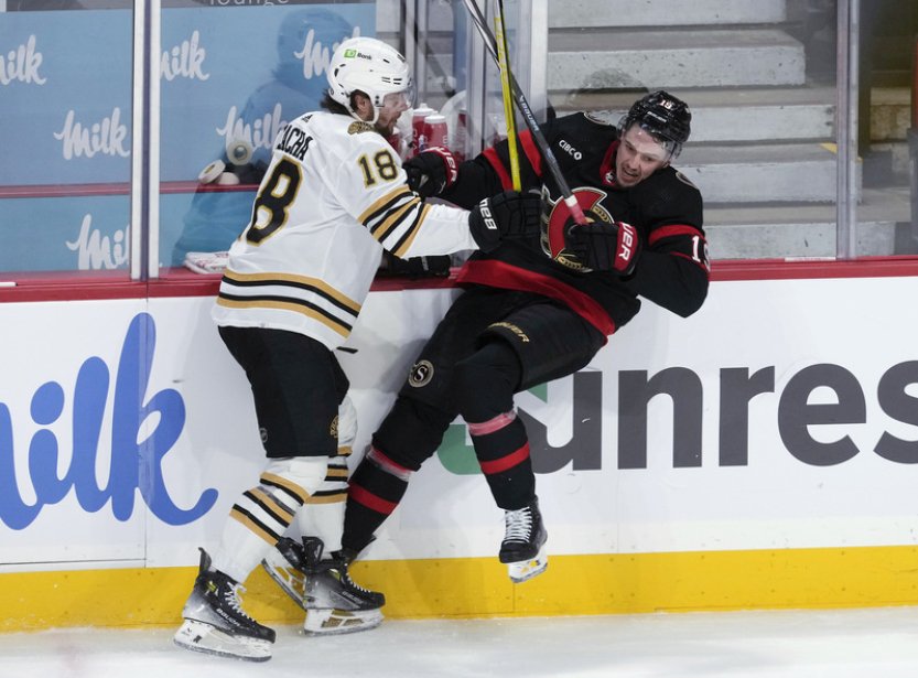 Pastrňák si připsal v NHL gól a přihrávku, Mrázek nezastavil rozjetý Edmonton