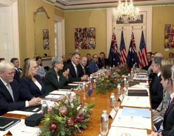 Spojené státy pomohou Austrálii s výrobou raket, oznámili ministři obrany