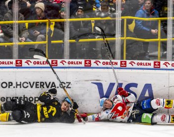 Hokejisté Pardubic uspěli poosmé za sebou, po výhře v Litvínově vedou o osm bodů