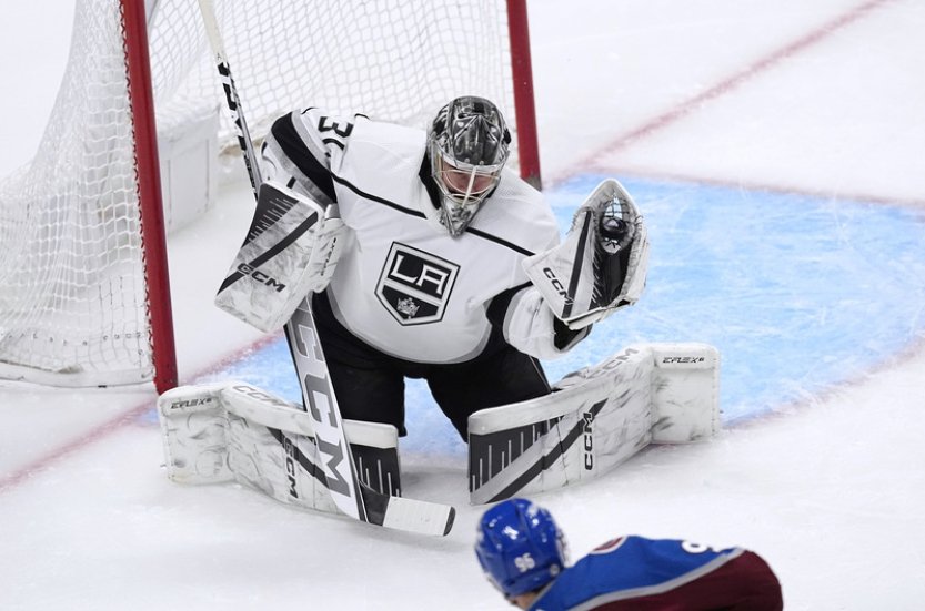 Rittich nastoupil v NHL od druhé třetiny a pustil dva góly, Los Angeles prohrálo