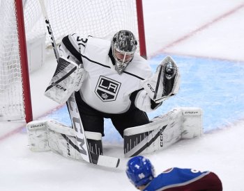 Rittich nastoupil v NHL od druhé třetiny a pustil dva góly, Los Angeles prohrálo