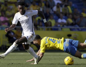Real Madrid vyhrál v Las Palmas 2:1 a přinejmenším do neděle povede tabulku