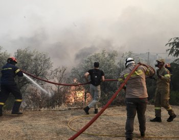 Situace s požáry se v Řecku zlepšila, Rhodos je podle ministryně bezpečný