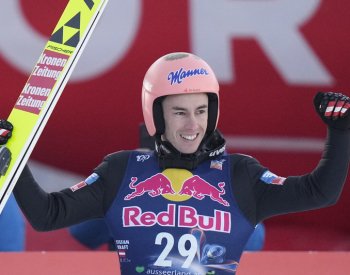 Rakušan Kraft získal ve zkráceném závodu titul mistra světa v letech na lyžích