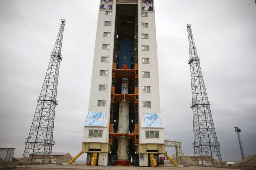 Írán vypustil na oběžnou dráhu tři satelity pomocí nosné rakety Símorgh