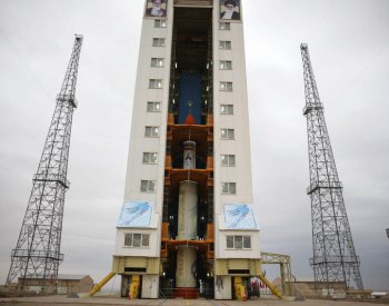 Írán vypustil na oběžnou dráhu tři satelity pomocí nosné rakety Símorgh