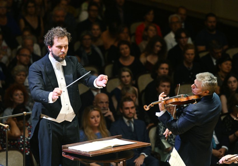 Zájem o českou hudbu v Japonsku trvá, uvedl po návratu z turné dirigent Brauner
