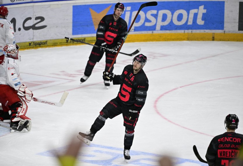 Hokejisté Sparty utnuli sérii proher a porazili Třinec 5:1