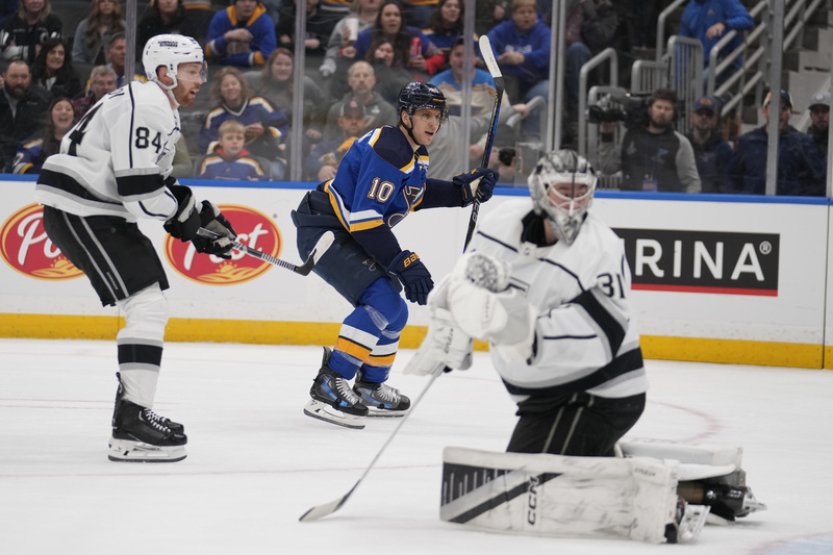 Rittich přispěl v NHL hokejistům Los Angeles k zisku bodu v St. Louis