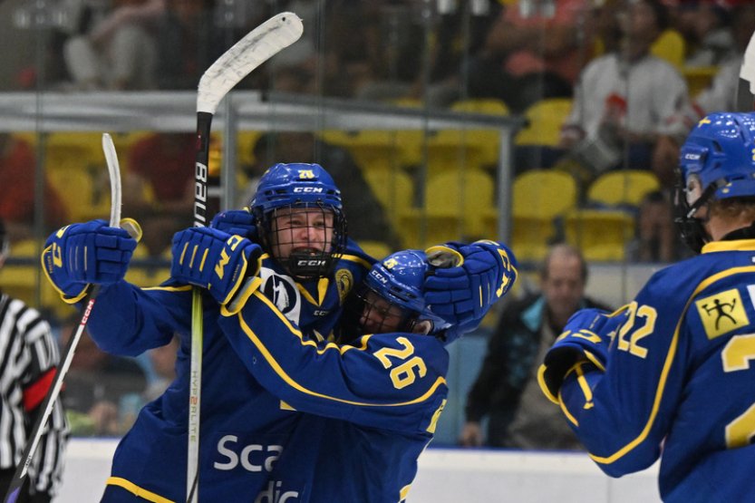 Hokejová osmnáctka podlehla Švédsku 2:4, ale uhájila postup do semifinále