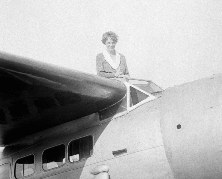 Průzkumný tým pod mořem možná objevil ztracený letoun Amelie Earhartové