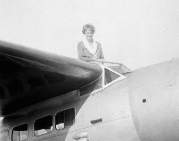 Průzkumný tým pod mořem možná objevil ztracený letoun Amelie Earhartové