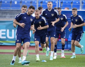 Ruští fotbalisté poprvé od invaze nastoupí proti Evropanům, přivítají Srbsko