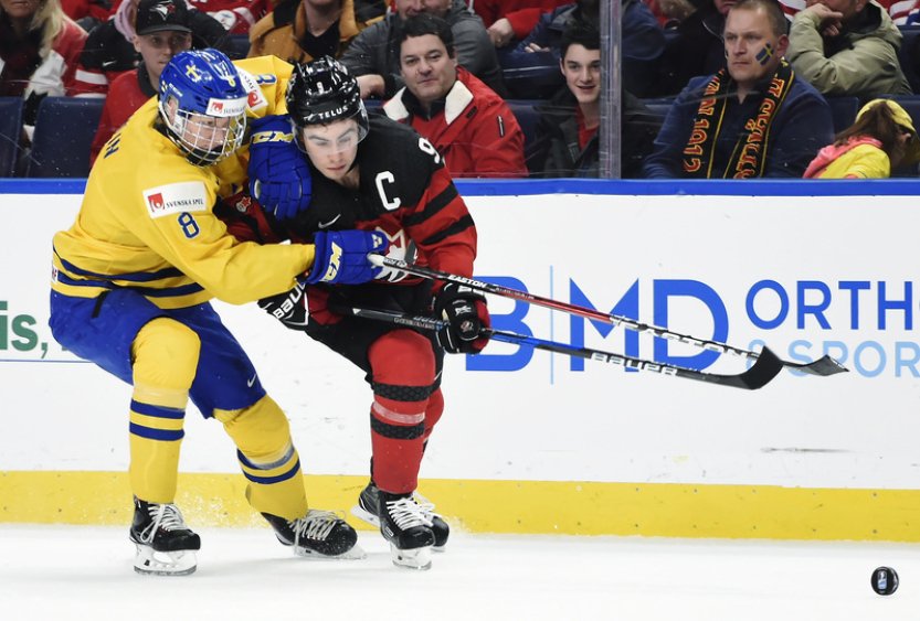 Pět bývalých hokejistů kanadské dvacítky obvinila policie ze sexuálního napadení