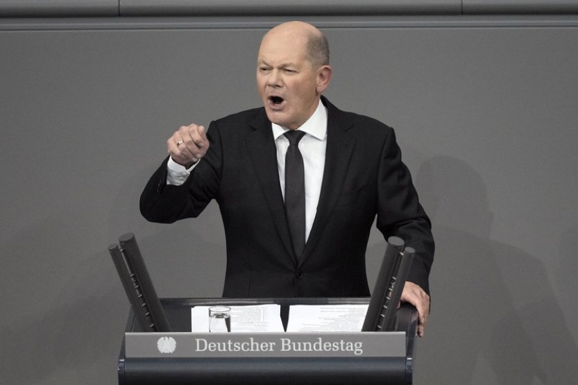 Scholz kritizoval krajní pravici za plány na deportace a odchod z EU