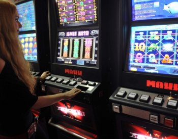Loni klesl počet herních automatů téměř desetkrát více než v roce 2022