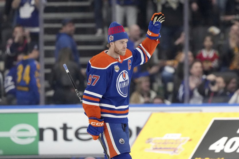 Dovednostní soutěže NHL i milion dolarů vyhrál McDavid, Pastrňák skončil devátý