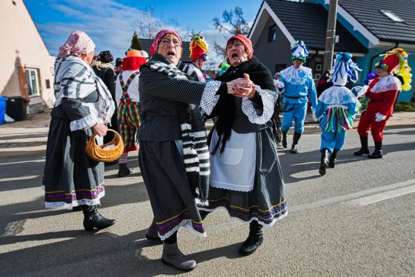 Tradičního fašanku v Klentnici se zúčastnilo téměř 40 masek, více než obvykle