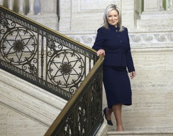 V čele severoirské vlády je poprvé zástupkyně republikánské strany Sinn Féin