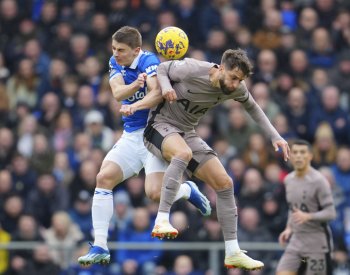 Everton proti Tottenhamu zachránil bod v nastavení a opustil sestupové pásmo