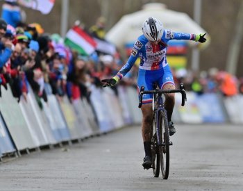 Jsem strašně spokojená, řekla Douděrová po pátém místu na MS v cyklokrosu