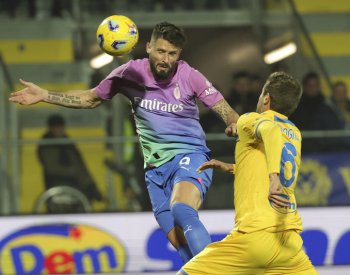AC Milán zvítězil ve Frosinone 3:2, rozhodl střídající Jovič