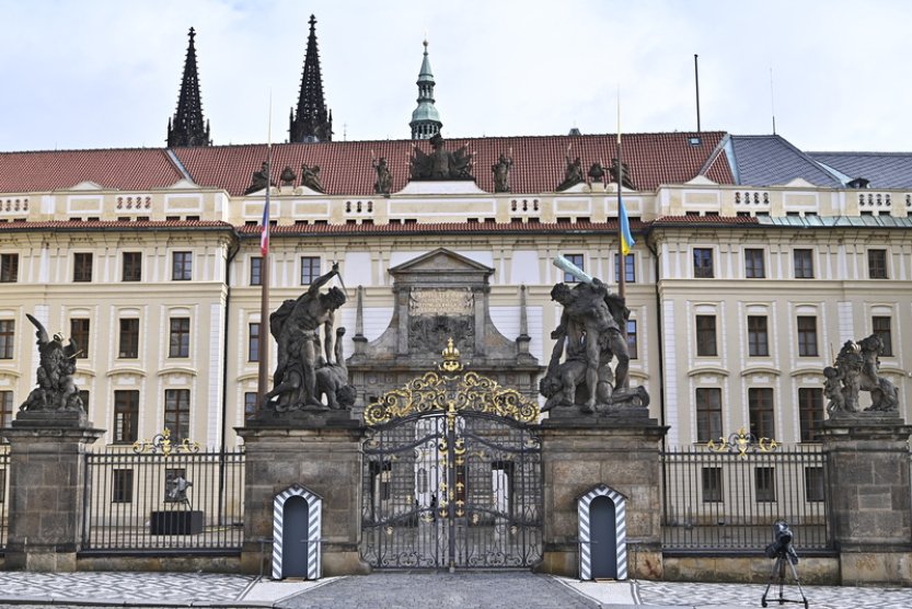 Ve Sněmovně je již návrh na zřízení vyšetřovací komise k hradním kauzám