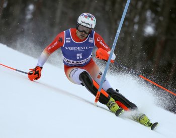 Yule v Chamonix vyhrál slalom SP z 30. místa po prvním kole