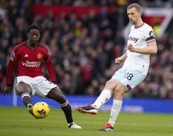Liverpool prohrál na Arsenalu, West Ham s českými fotbalisty podlehl ManUtd