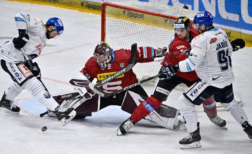 Sparta přehrála Kladno, Třinec deklasoval Vítkovice