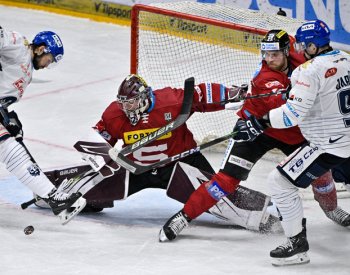 Sparta přehrála Kladno, Třinec deklasoval Vítkovice