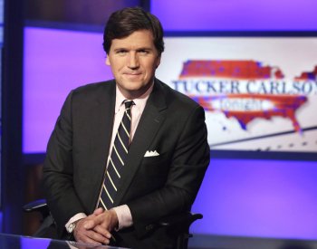 V Moskvě je americký novinář Tucker Carlson, spekuluje se o rozhovoru s Putinem