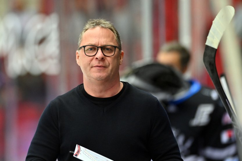 U hokejistů Karlových Varů skončil trenér Bruk, mužstvo povede Eismann