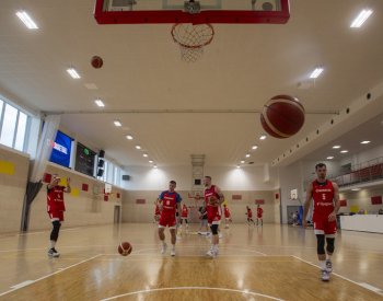 Basketbalisté se musejí obejít bez zraněných Bohačíka a Karnika