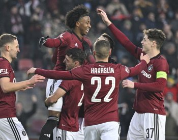 O víkendu začne jarní část fotbalové ligy, favoritem je obhájce titulu Sparta