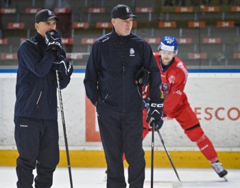 České hokejisty čeká v Karlstadu souboj o vedení v EHT s domácím Švédskem