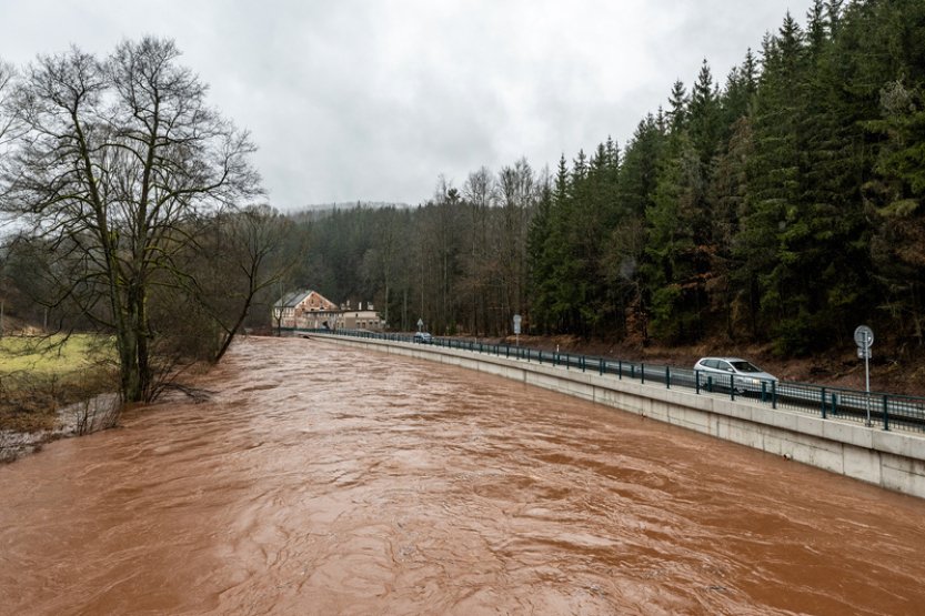 Copernicus: Posledních 12 měsíců bylo oteplování nad hranicí 1,5 stupně