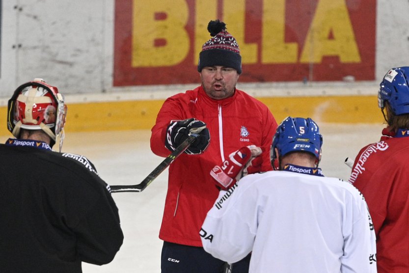 Špaček padesátiny pořádně oslaví, věří, že jednou si sáhne i na Stanley Cup