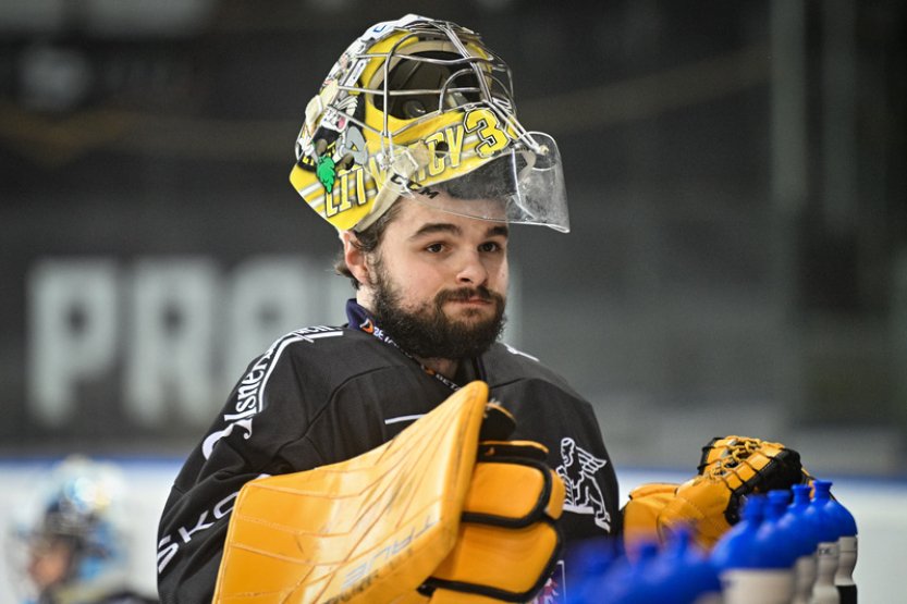 Cítím se super, jsem na to natěšený, vyhlíží debut brankář Zajíček