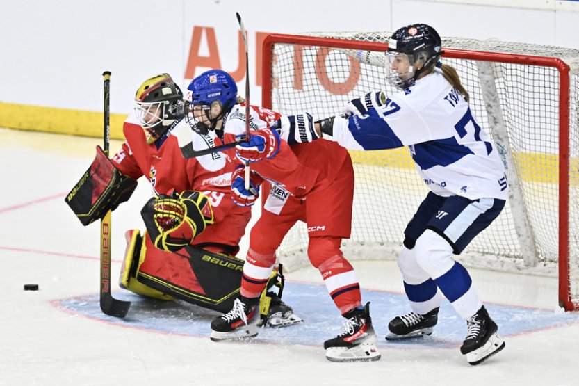 České hokejistky na EHT v Liberci podlehly před rekordní návštěvou Finkám