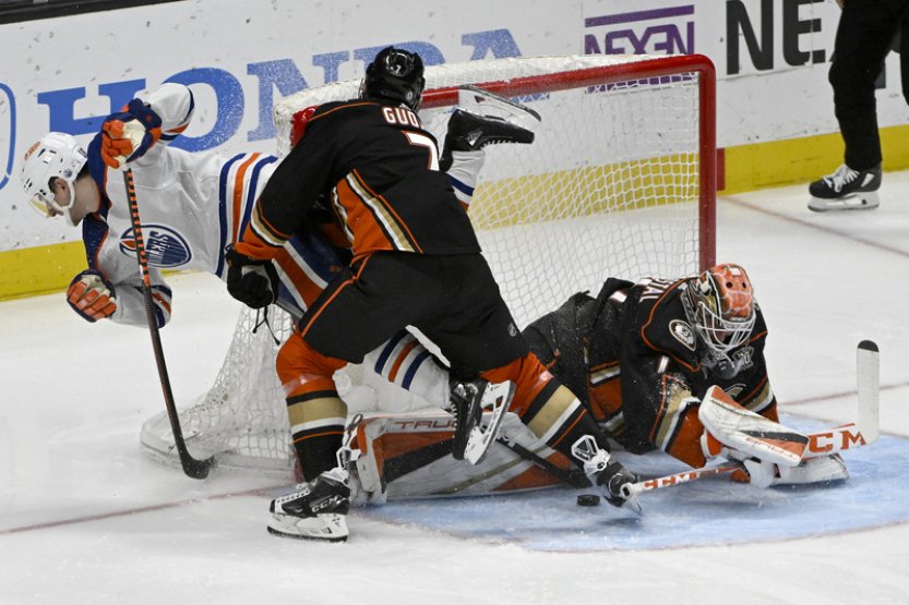 Gólmani Mrázek a Dostál neodvrátili v NHL porážku