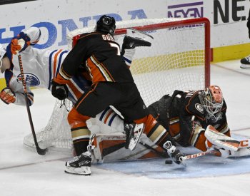 Gólmani Mrázek a Dostál neodvrátili v NHL porážku