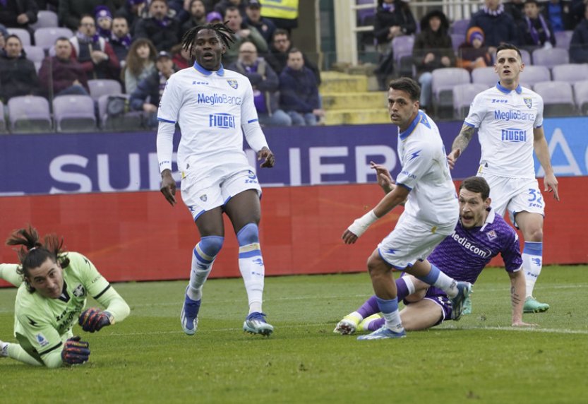 Fotbalisté Fiorentiny rozdrtili nováčka Frosinone 5:1, kanonádu završil Barák