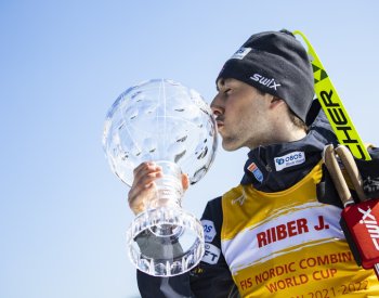 Norský sdruženář Riiber si desátou výhrou za sebou zajistil popáté Světový pohár