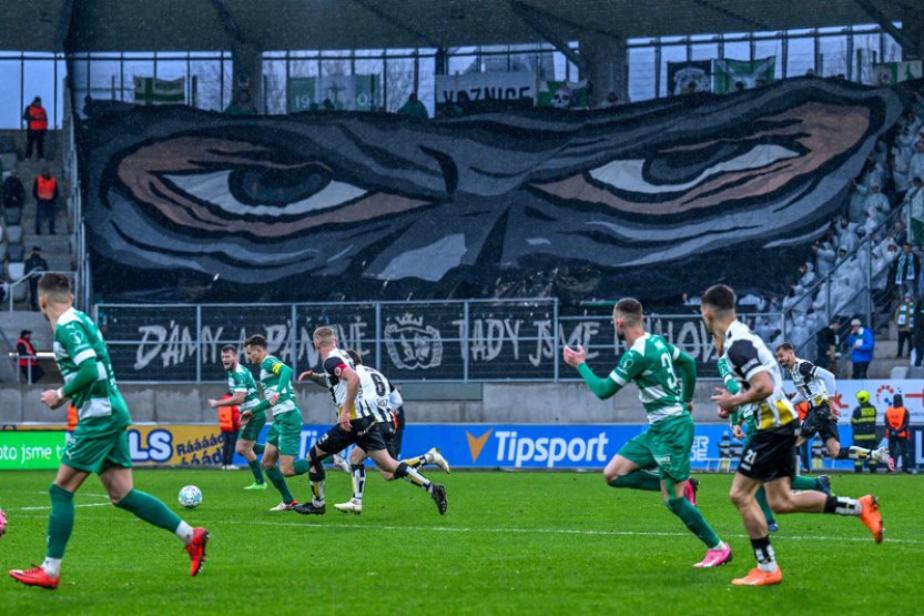 Bohemians díky dvěma gólům střídajícího Shejbala zachránili v Hradci remízu 2:2