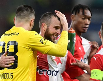 Slavia v závěru vydřela výhru 4:3 nad Jabloncem a na Spartu dál ztrácí pět bodů