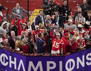 Kansas City Chiefs obhájili Super Bowl, San Francisco zdolali v prodloužení